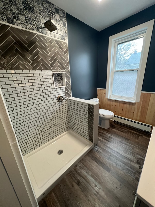 100 S Broad St in Hallam, PA - Foto de edificio - Building Photo