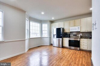 17 Karendale Ct in Baltimore, MD - Building Photo - Building Photo