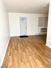 469 River Styx Rd in Hopatcong, NJ - Building Photo - Building Photo