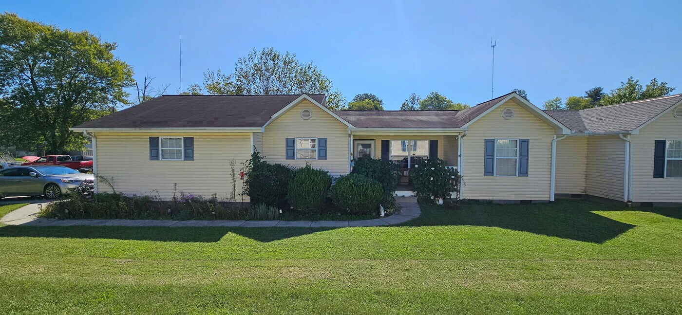 4426 High School Rd in Knoxville, TN - Building Photo