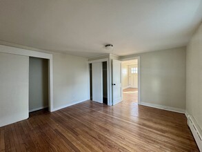 126 Beecher St in Southington, CT - Building Photo - Building Photo