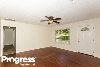 3671 Larkspur Terrace in Decatur, GA - Foto de edificio - Building Photo