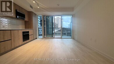 117 Broadway Ave in Toronto, ON - Building Photo - Building Photo