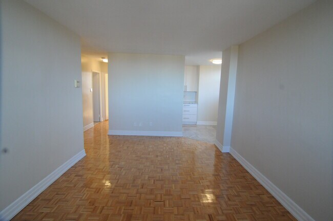 435 Eglinton Ave E in Toronto, ON - Building Photo - Building Photo