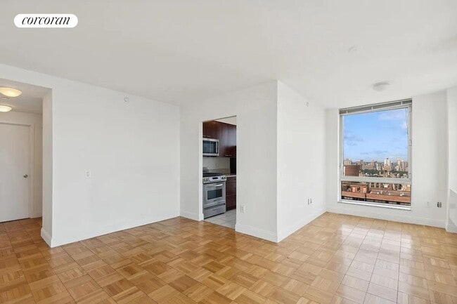 215 E 96th St in New York, NY - Building Photo - Building Photo