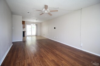 7100 Santa Barbara St in Pensacola, FL - Building Photo - Building Photo