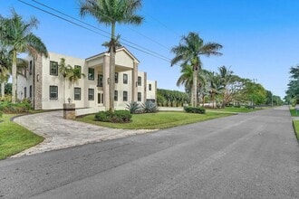1430 NW 114th Ave in Plantation, FL - Building Photo - Building Photo
