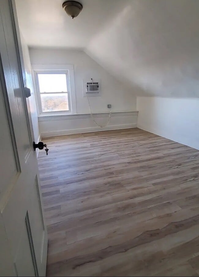 3442 Larona Ave in Cincinnati, OH - Foto de edificio - Building Photo