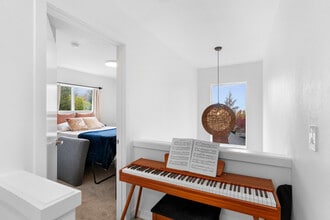 3590 SW Patton Rd in Portland, OR - Building Photo - Building Photo