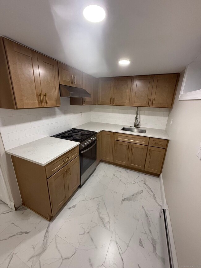 18 Cherry St in Milford, CT - Building Photo - Building Photo