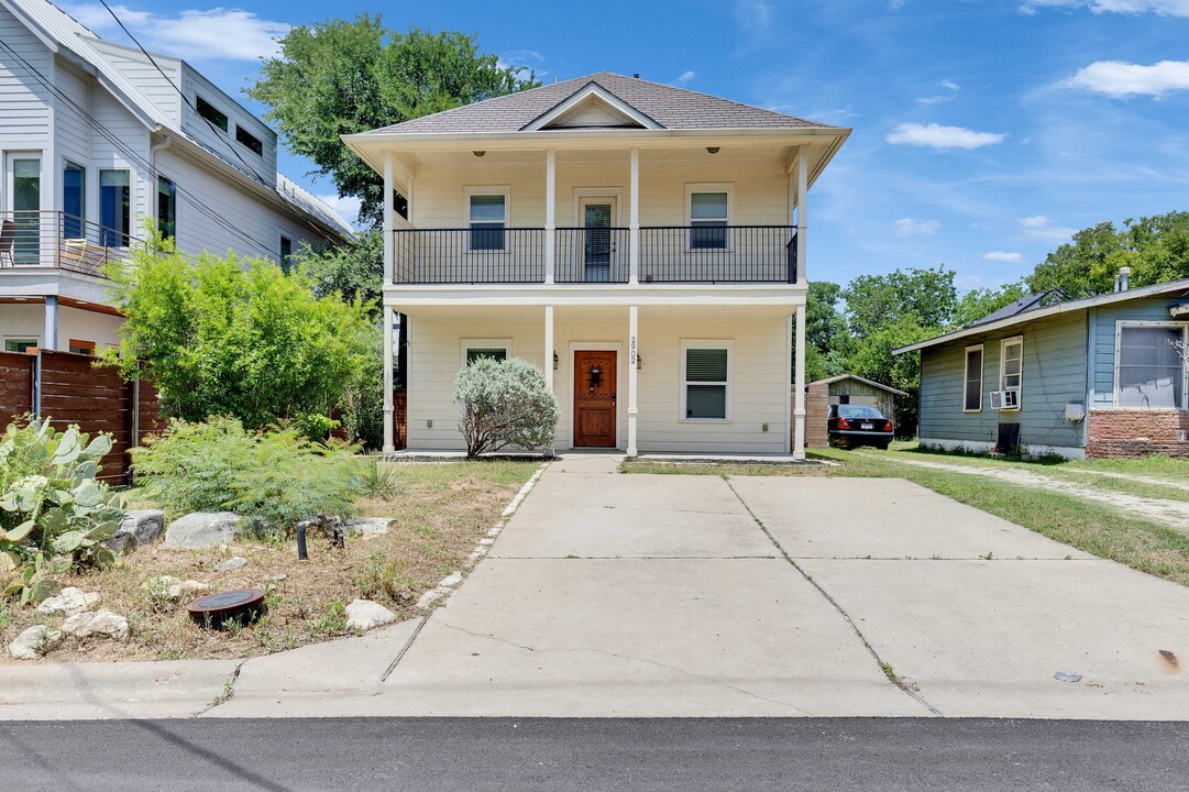 2902 E 13th St in Austin, TX - Building Photo