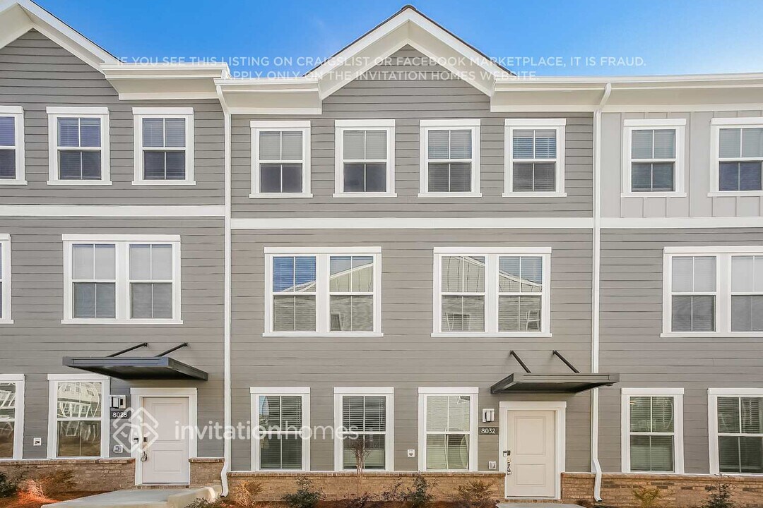 8032 Roest Ln in Charlotte, NC - Building Photo
