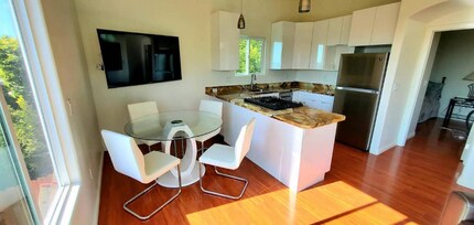3308 Lloyd St in San Diego, CA - Building Photo - Building Photo