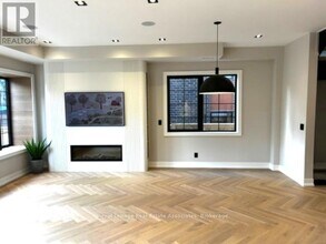 1006 Garrard Ave in Mississauga, ON - Building Photo - Building Photo