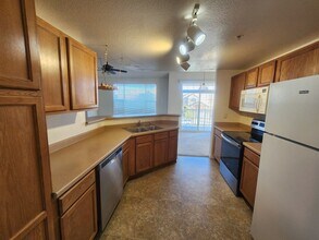 5755 N Genoa Way in Aurora, CO - Building Photo - Building Photo