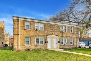 7415 N Wolcott Ave in Chicago, IL - Building Photo