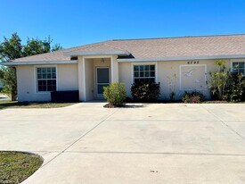 6795 David Blvd in Port Charlotte, FL - Building Photo
