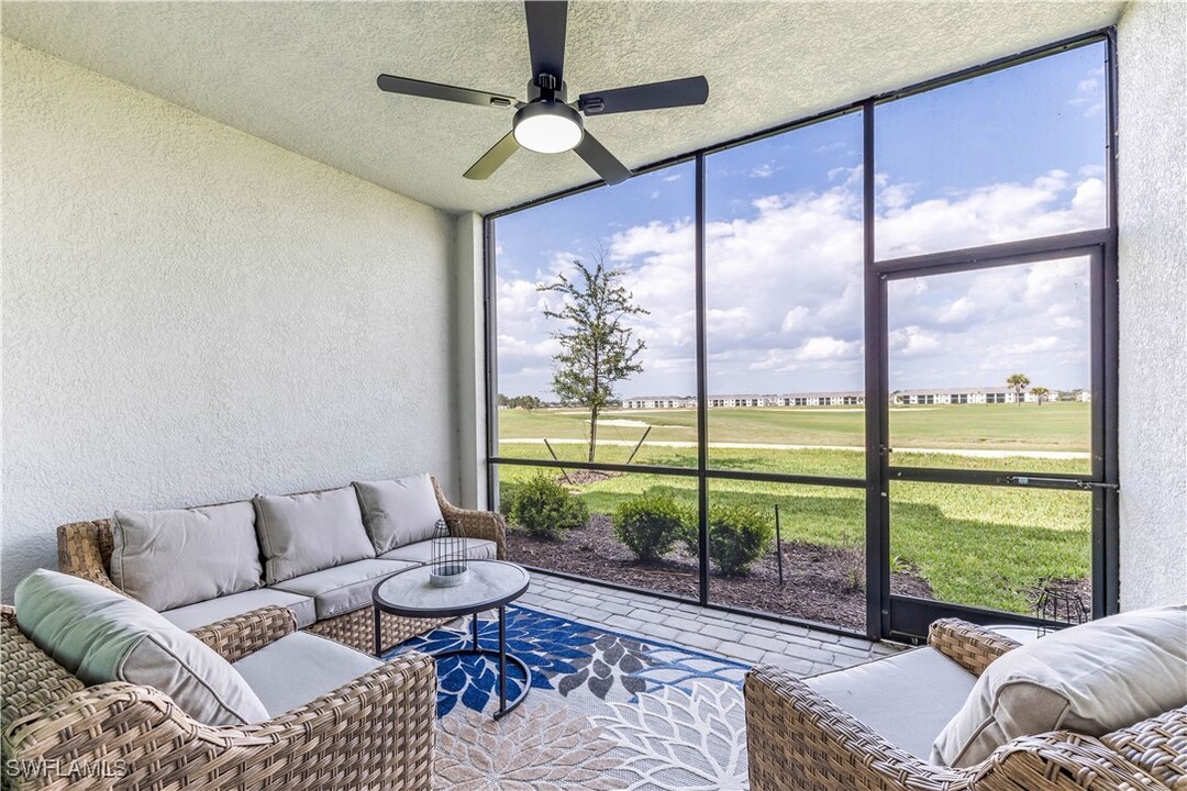 43021 Greenway Blvd in Punta Gorda, FL - Foto de edificio