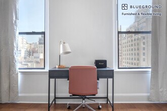 952 5th Ave in New York, NY - Building Photo - Building Photo