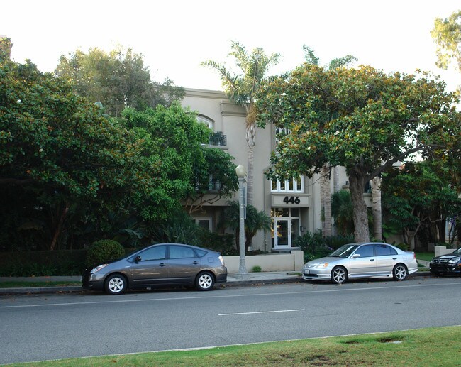 446 San Vicente Blvd in Santa Monica, CA - Foto de edificio - Building Photo