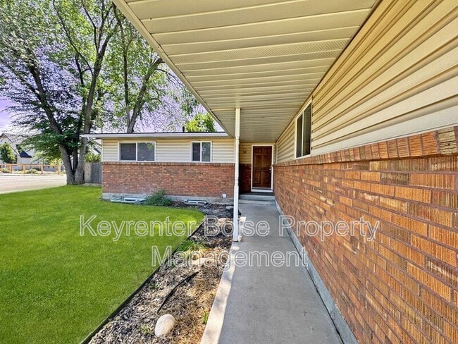 5603 Centerbrook Dr in Boise, ID - Building Photo - Building Photo