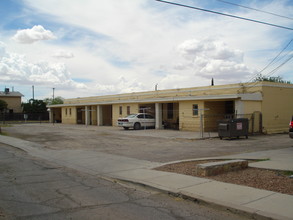 916 S Hills St in El Paso, TX - Building Photo - Building Photo