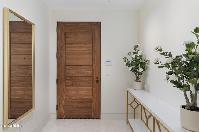 6587 N Palmeraie Blvd, Unit 2015 in Paradise Valley, AZ - Building Photo - Building Photo