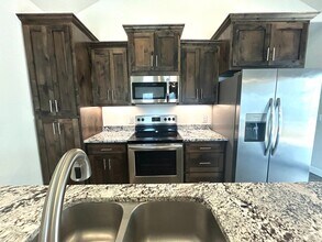 420 N F St in Rogers, AR - Building Photo - Building Photo