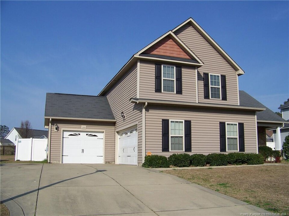 1808 Shady Knoll Ln in Fayetteville, NC - Building Photo