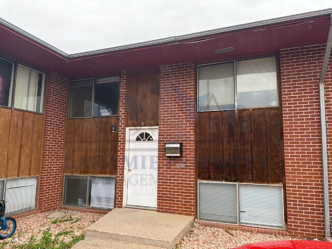 714 Downey St in Laramie, WY - Foto de edificio - Building Photo
