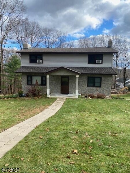 44 Indian Spring Rd in Mt. Olive, NJ - Foto de edificio