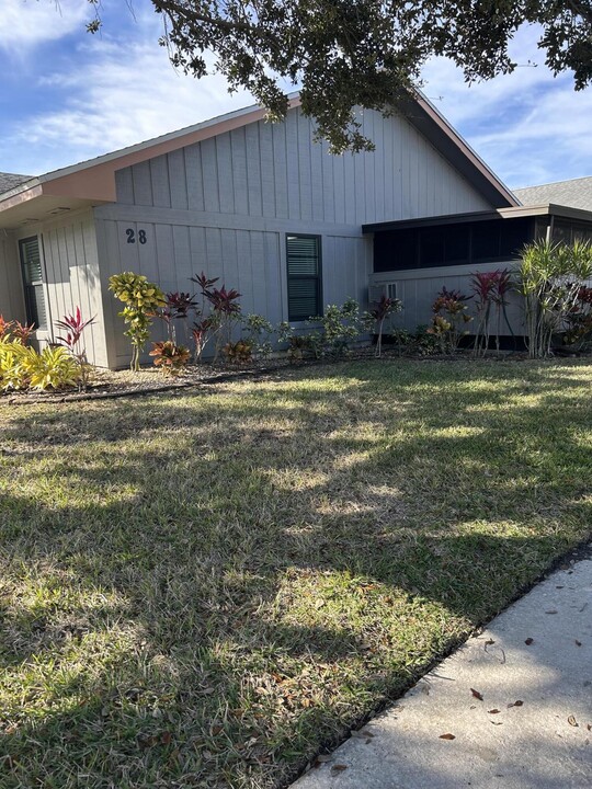 4054 NW Cinnamon Tree Cir in Jensen Beach, FL - Building Photo