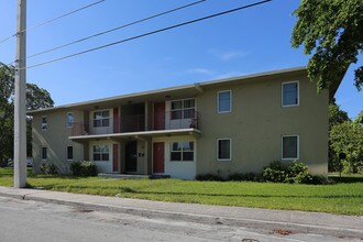 610 21st St in West Palm Beach, FL - Building Photo - Building Photo