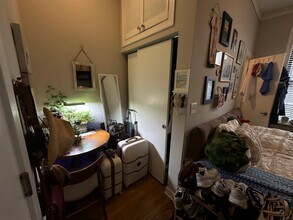 2525 N Clark St in Chicago, IL - Foto de edificio - Building Photo