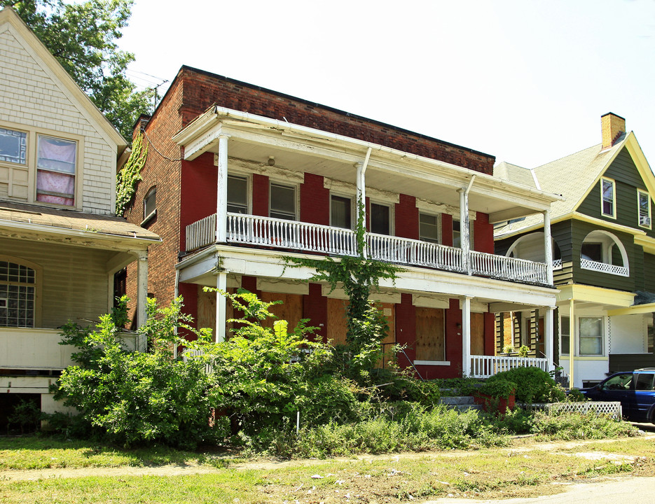 1730-1734 Lakefront Ave in East Cleveland, OH - Building Photo