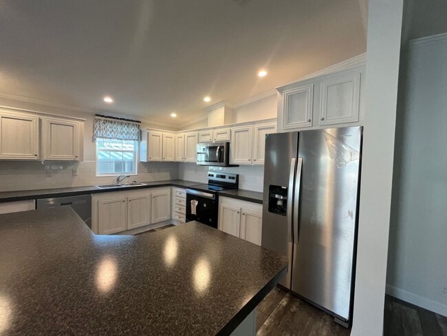 10 Eland Dr in North Fort Myers, FL - Building Photo - Building Photo