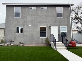 384 Hargrave St in Inglewood, CA - Building Photo