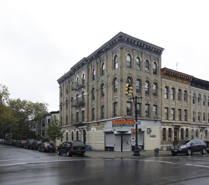 224 Sterling St in Brooklyn, NY - Building Photo