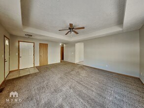 1131 S Brown Ave in Springfield, MO - Foto de edificio - Building Photo