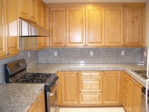 424 S Holt Ave, Unit 203 in West Hollywood, CA - Building Photo - Building Photo