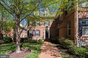 3911 Chain Bridge Rd in Fairfax, VA - Building Photo