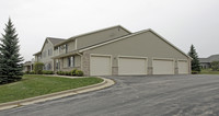 50 Mountin Dr in Mayville, WI - Foto de edificio - Building Photo