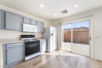 5474 Jacobs Field St in Las Vegas, NV - Building Photo - Building Photo