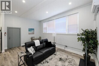 493 University Ave W in Windsor, ON - Building Photo - Building Photo