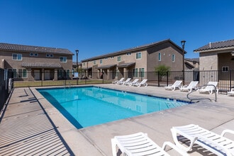 Desert View Villas in Yuma, AZ - Foto de edificio - Building Photo