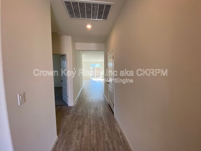 2898 Tostalinda Dr in Tracy, CA - Building Photo - Building Photo