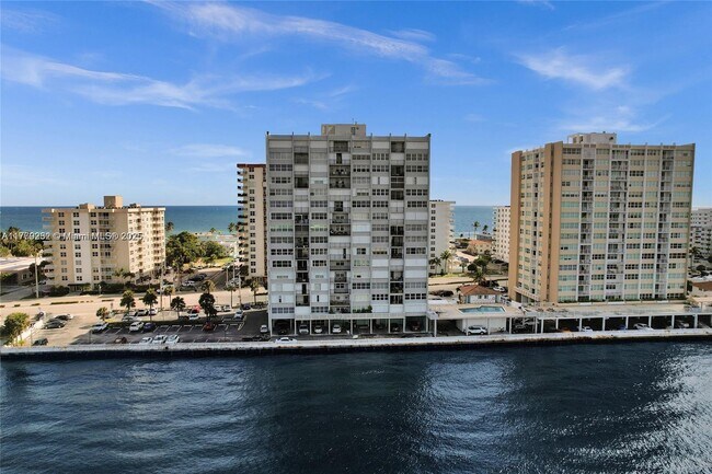 1400 S Ocean Dr in Hollywood, FL - Foto de edificio - Building Photo