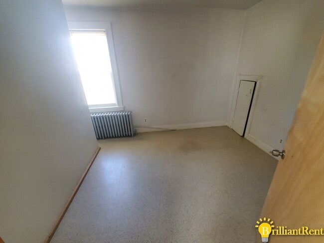 926 Poplar Grove St, Unit 1R photo'