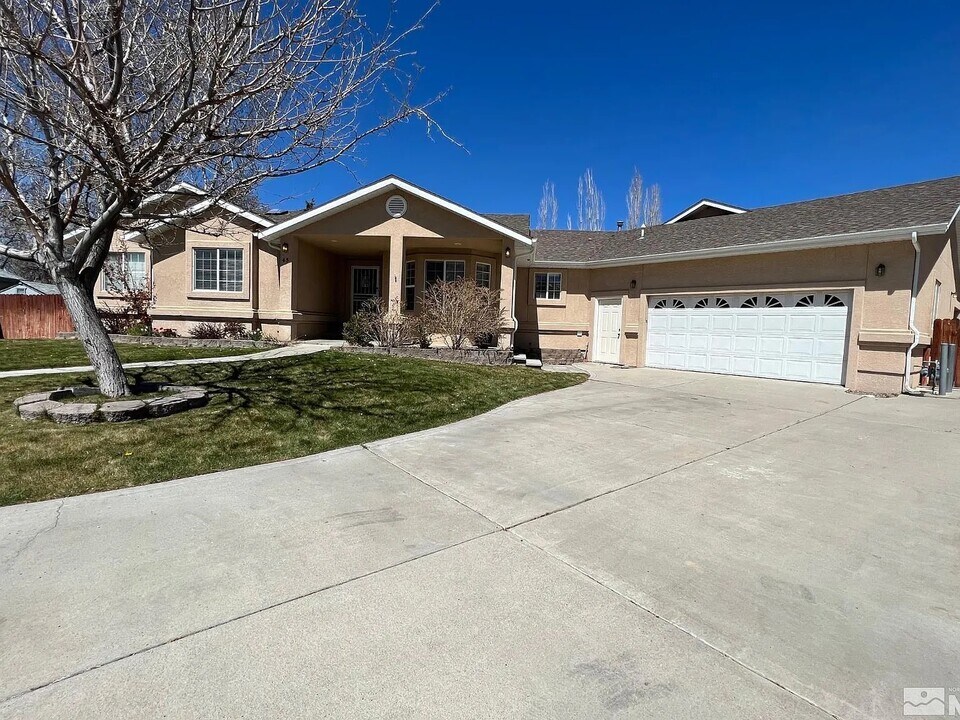 45 Julie Ct in Winnemucca, NV - Building Photo