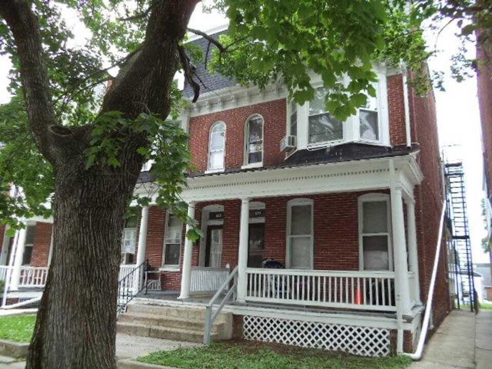 652 Pennsylvania Ave in York, PA - Building Photo